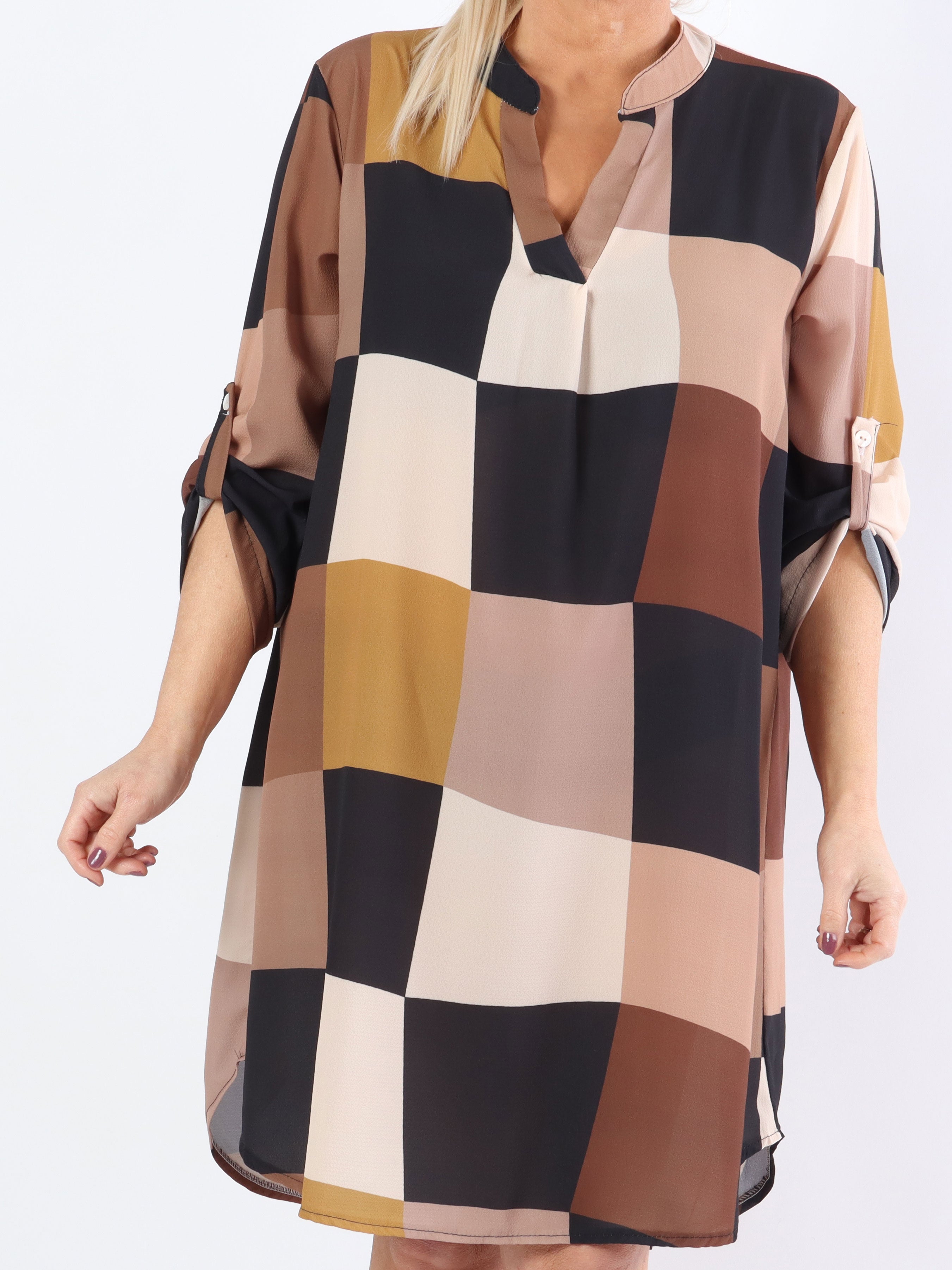 Vanesa Dress Check - Lätt och luftig plus size klänning